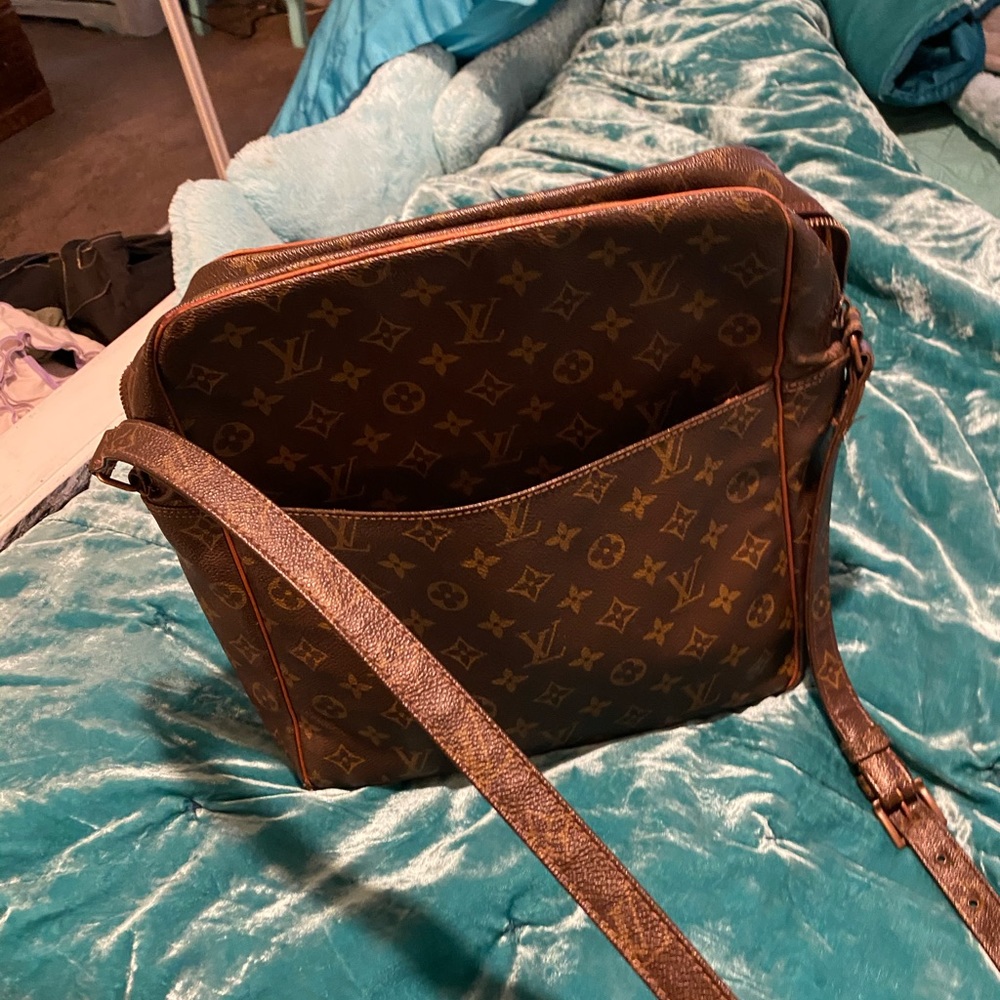 LV bundle Crossbody bag/wallet and mask